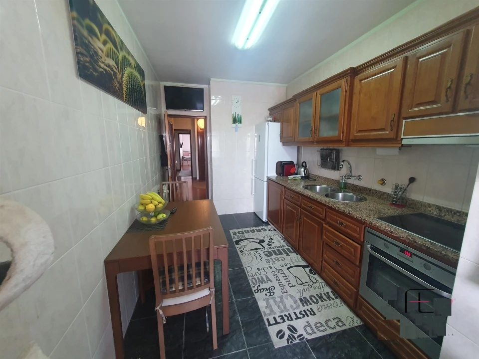 Apartamento T3 para Venda em Oliveira do Douro Foto 14