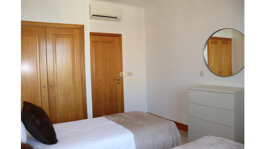 Apartamento T2 para Venda em Quarteira Foto 19