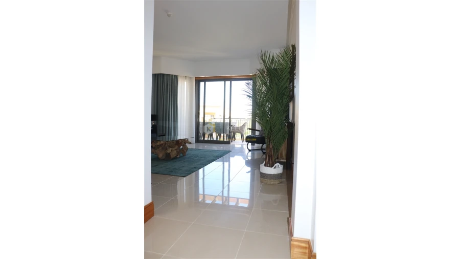 Apartamento T2 para Venda em Quarteira Foto 2