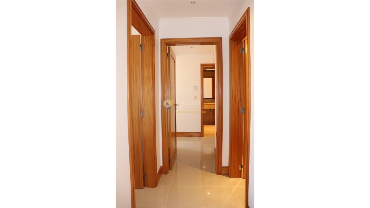 Apartamento T2 para Venda em Quarteira Foto 17