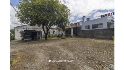 Moradia T5 para Venda em Mafamude e Vilar do Paraíso