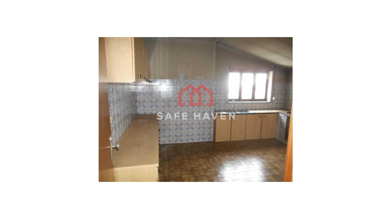 Moradia T6 para Venda em Paços da Serra Foto 3