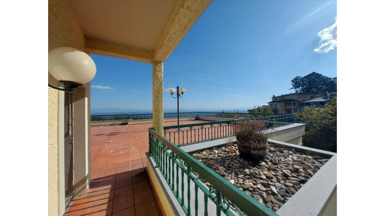 Prédio para Venda em Santiago de Besteiros Foto 14