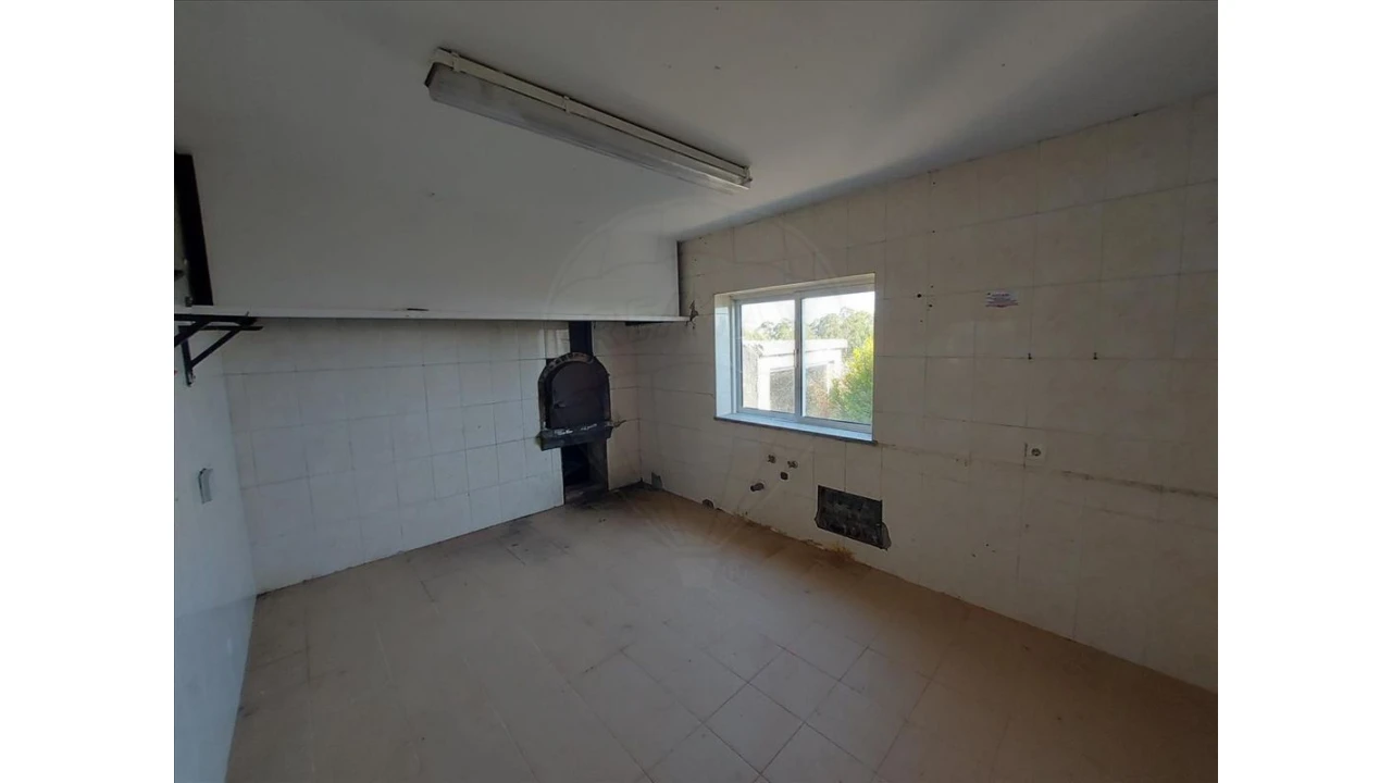 Prédio para Venda em Santiago de Besteiros Foto 21