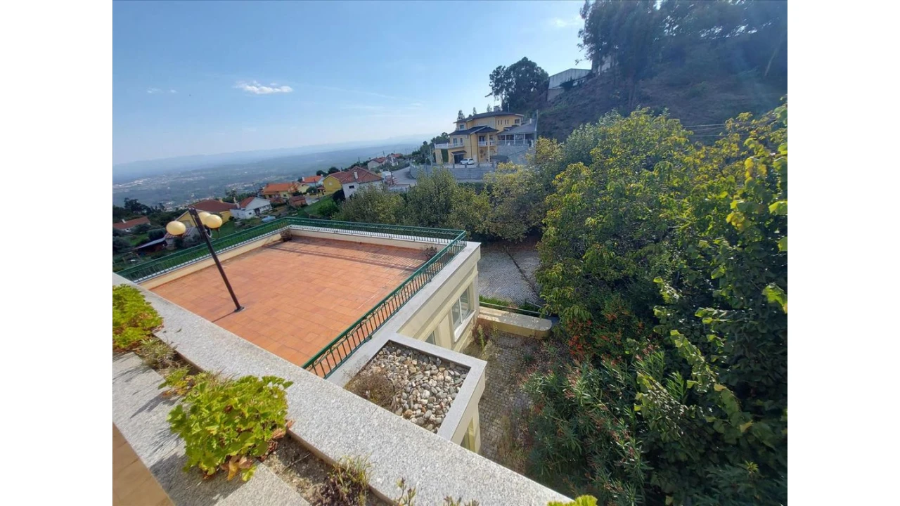 Prédio para Venda em Santiago de Besteiros Foto 24