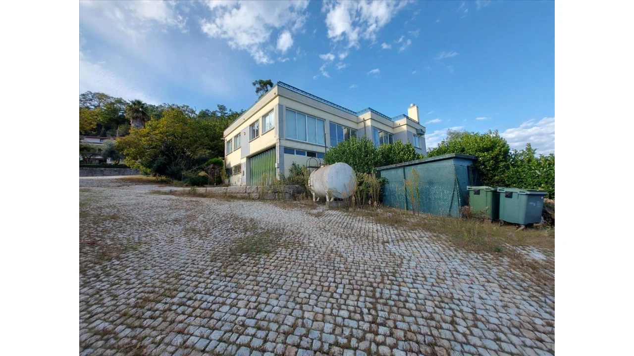 Prédio para Venda em Santiago de Besteiros Foto 2