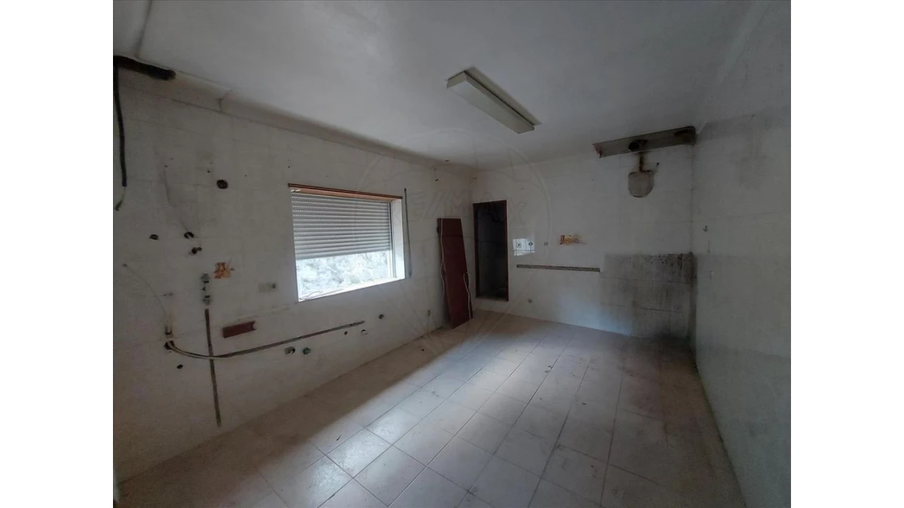 Prédio para Venda em Santiago de Besteiros Foto 31