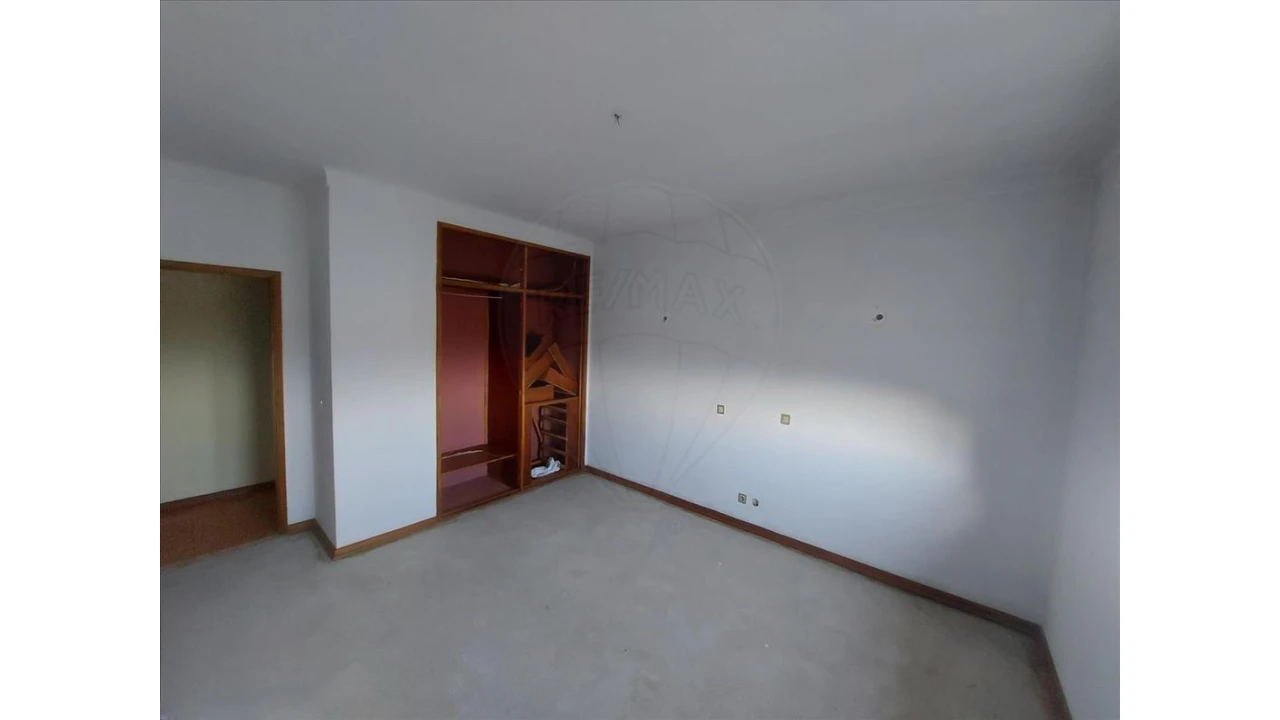 Prédio para Venda em Santiago de Besteiros Foto 30