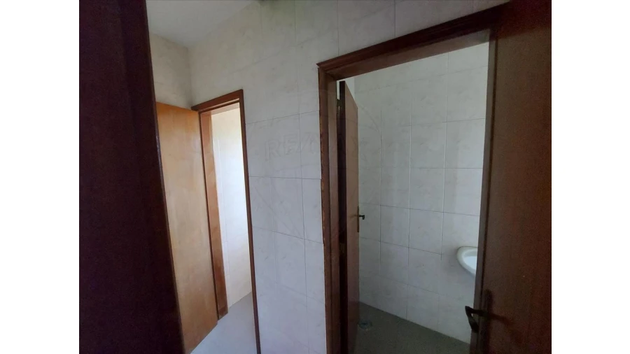 Prédio para Venda em Santiago de Besteiros Foto 23