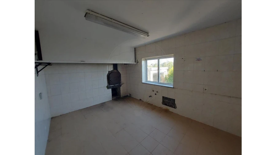 Prédio para Venda em Santiago de Besteiros Foto 21