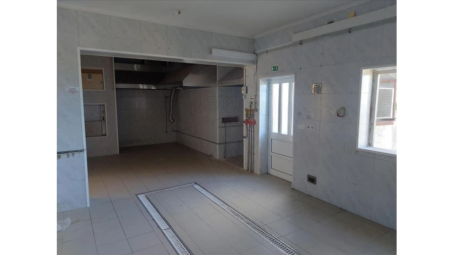 Prédio para Venda em Santiago de Besteiros Foto 17