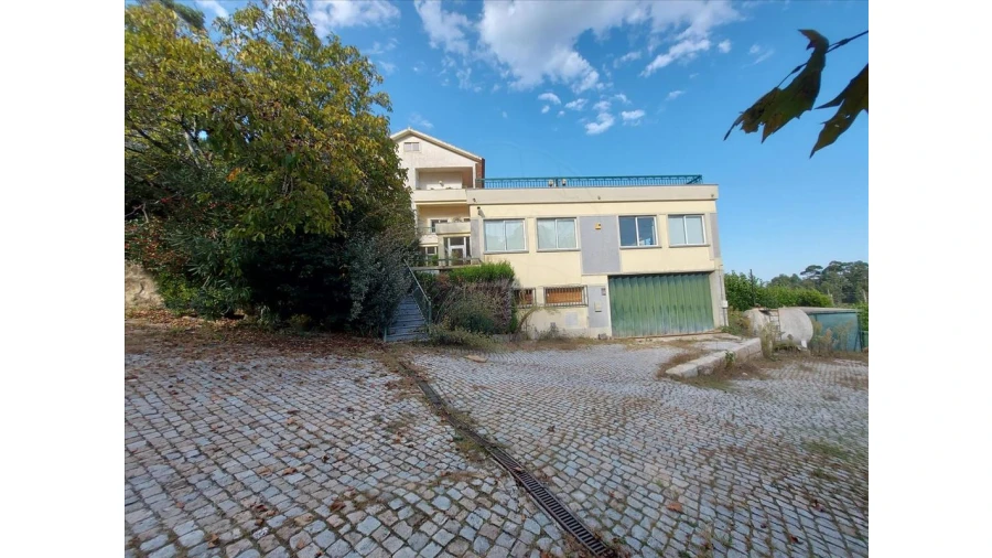 Prédio para Venda em Santiago de Besteiros