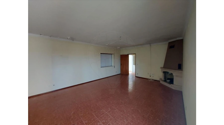 Prédio para Venda em Santiago de Besteiros Foto 26