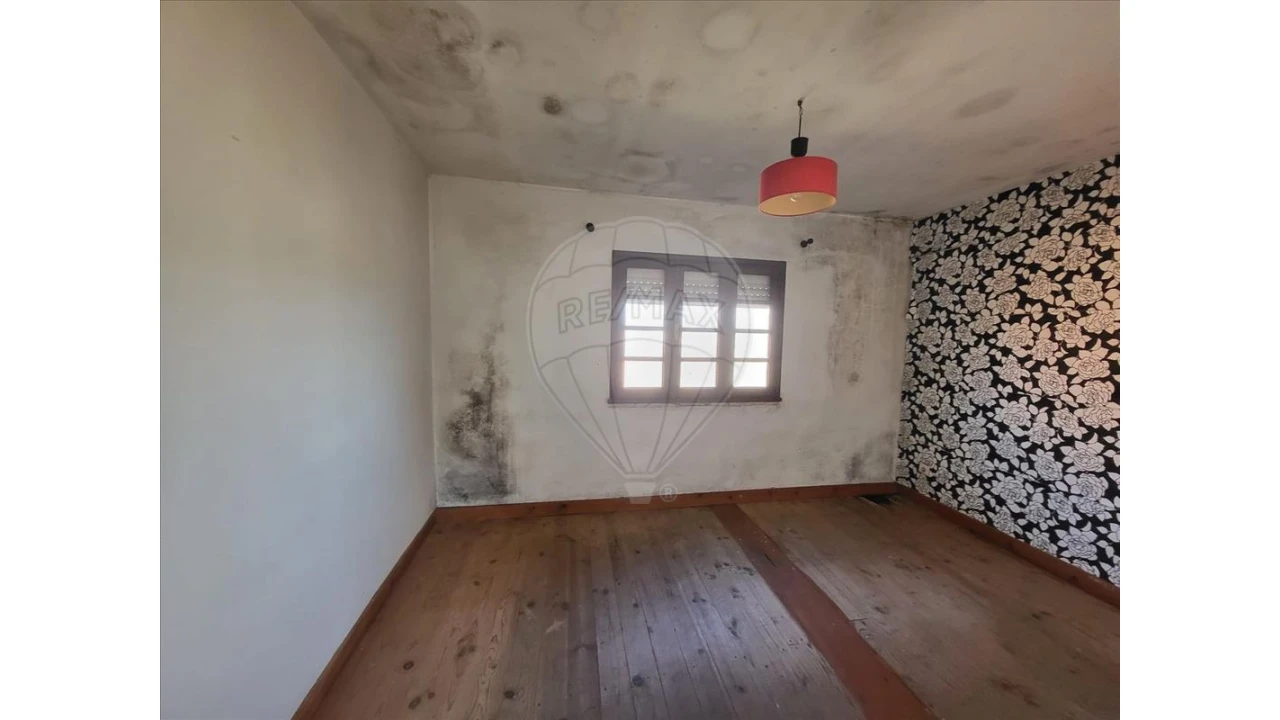 Moradia T2 para Venda em Pinheiro de Azere Foto 8