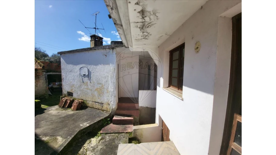 Moradia T2 para Venda em Pinheiro de Azere Foto 16