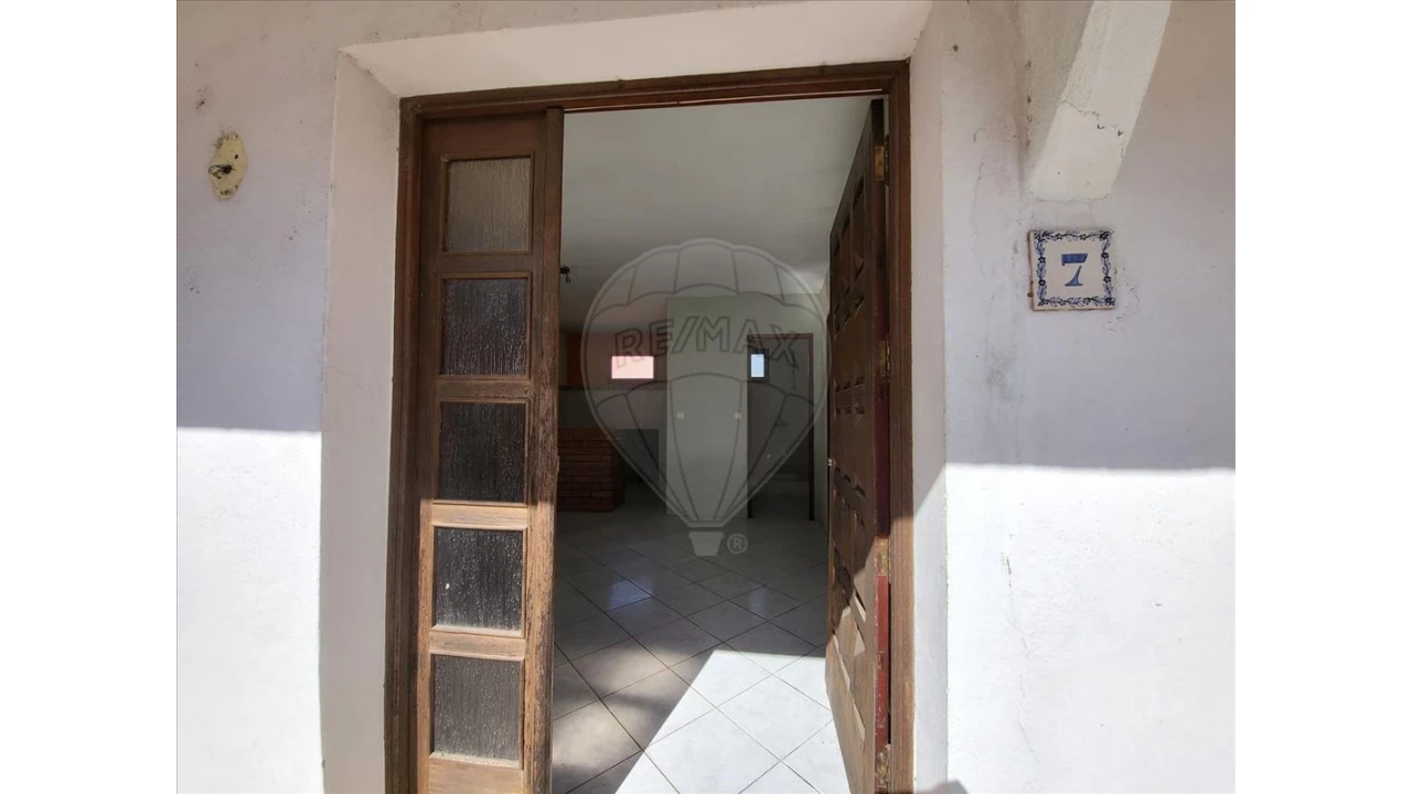 Moradia T2 para Venda em Pinheiro de Azere Foto 2