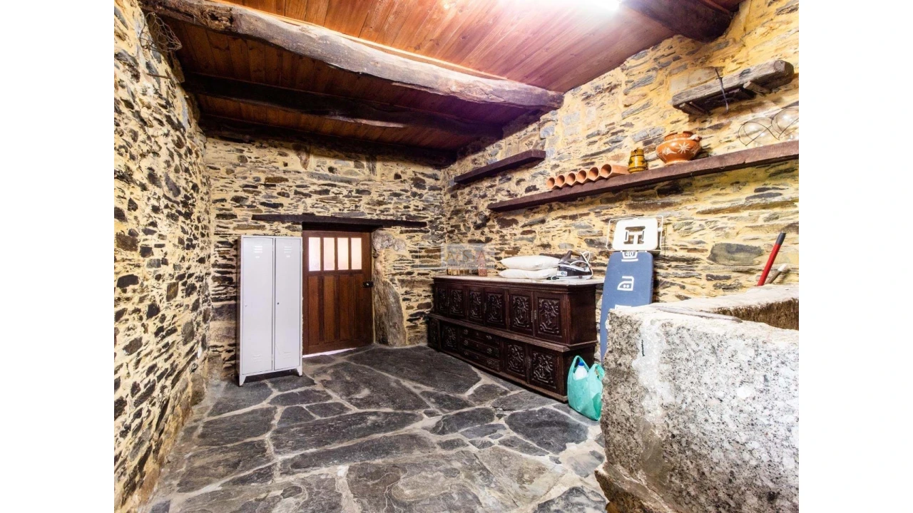 Quinta T7 para Venda em Aguiar de Sousa Foto 16