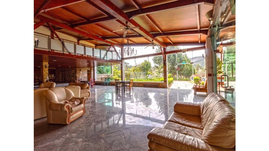 Quinta T7 para Venda em Aguiar de Sousa Foto 2