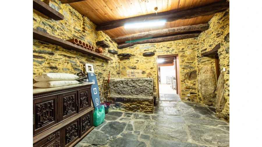 Quinta T7 para Venda em Aguiar de Sousa Foto 13