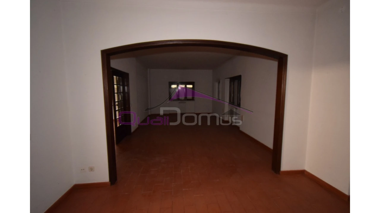 Moradia T4 para Venda em Minde Foto 8