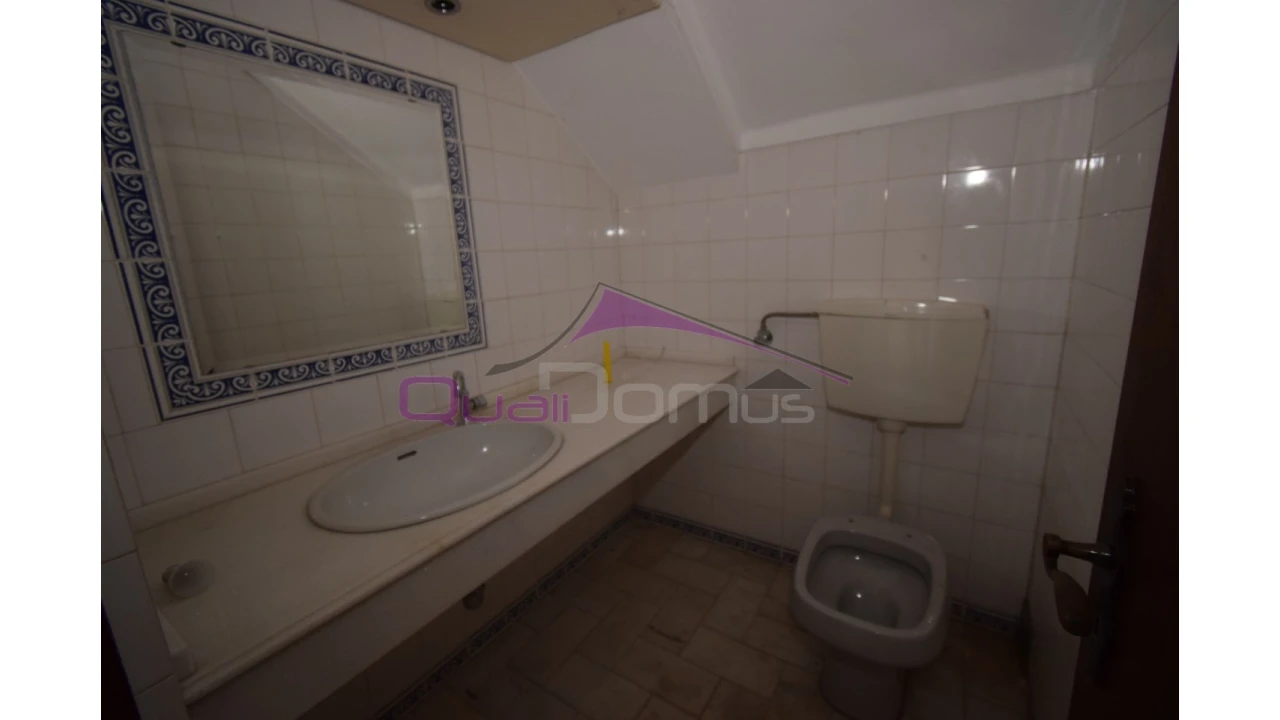 Moradia T4 para Venda em Minde Foto 23