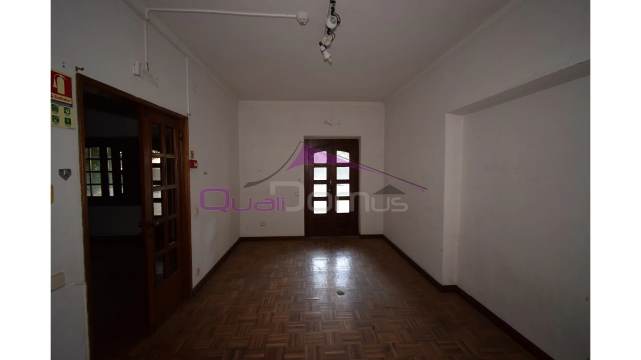 Moradia T4 para Venda em Minde Foto 26