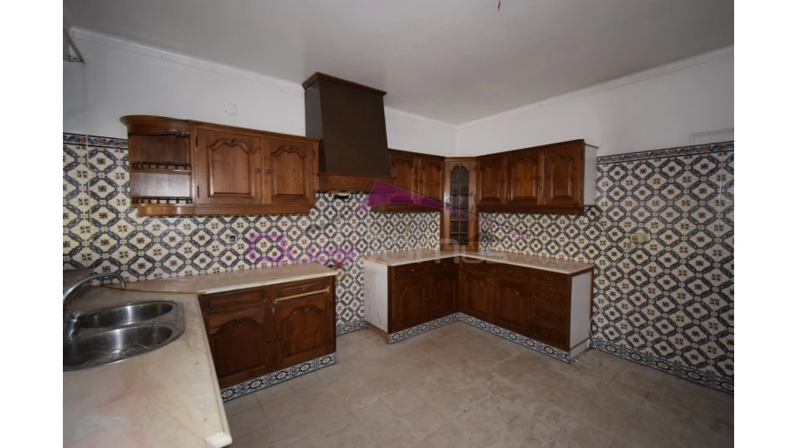 Moradia T4 para Venda em Minde Foto 2