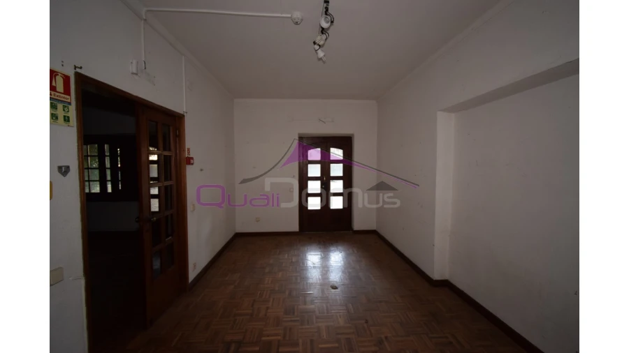 Moradia T4 para Venda em Minde Foto 26