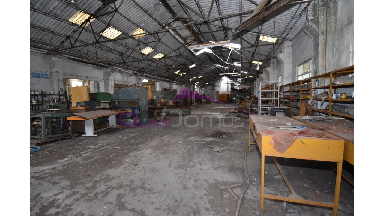 Armazém para Venda em Torres Novas (Santa Maria, Salvador e Santiago) Foto 18