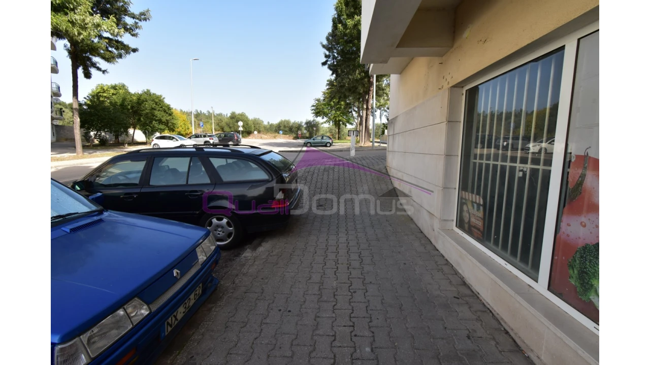 Loja para Venda em Vila Nova da Barquinha Foto 2