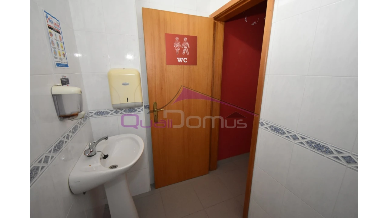 Loja para Venda em Vila Nova da Barquinha Foto 10