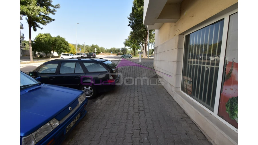 Loja para Venda em Vila Nova da Barquinha Foto 2