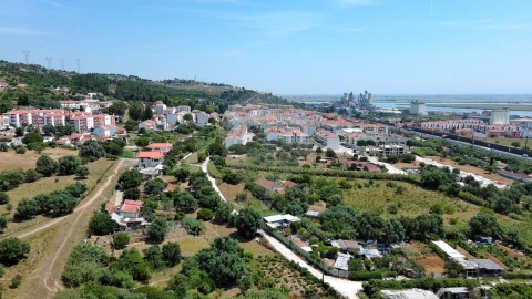 Terreno para Venda em Alverca do Ribatejo e Sobralinho
