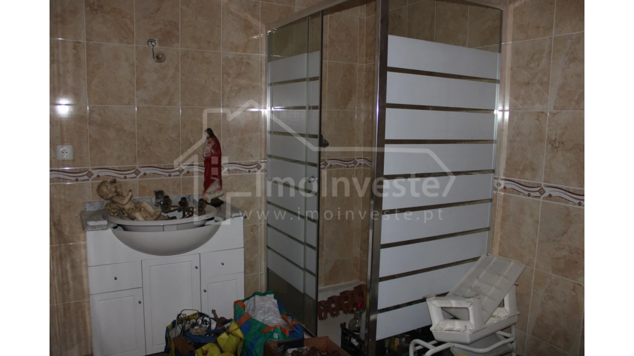 Moradia T4 para Venda em Escalos de Cima e Lousa Foto 2