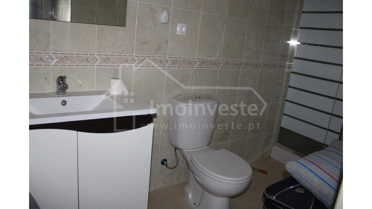 Moradia T4 para Venda em Escalos de Cima e Lousa Foto 3