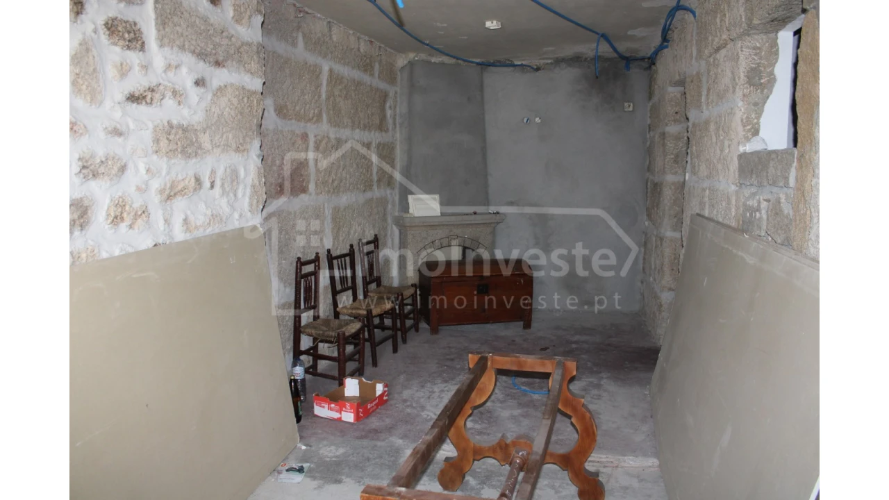 Moradia T4 para Venda em Escalos de Cima e Lousa Foto 5