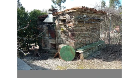 Quinta T1 para Venda em Escalos de Baixo e Mata
