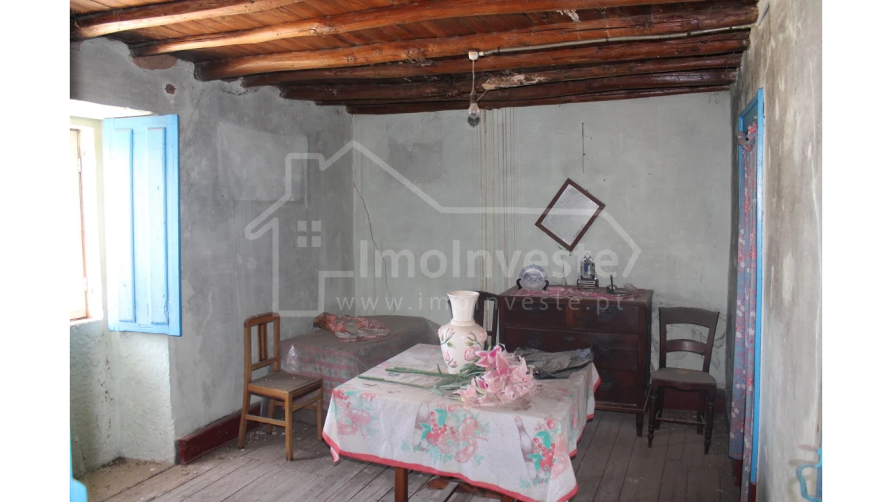 Moradia T3 para Venda em Escalos de Cima e Lousa Foto 1