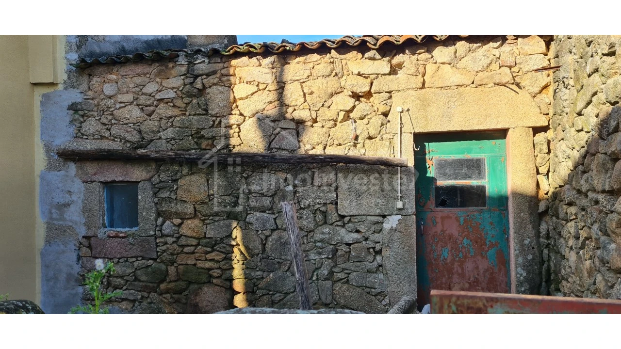 Moradia T3 para Venda em Escalos de Cima e Lousa Foto 1