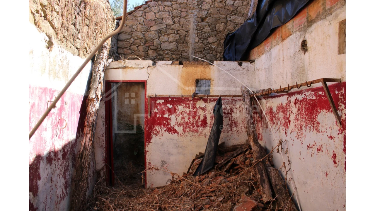 Moradia T3 para Venda em Escalos de Cima e Lousa Foto 4