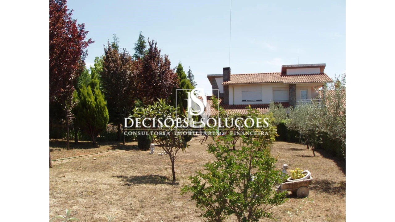 Quinta para Venda em Sé, Santa Maria e Meixedo Foto 2