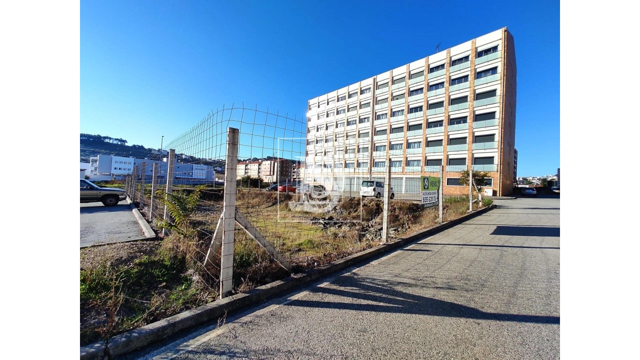 Terreno para Venda em Sé, Santa Maria e Meixedo Foto 9