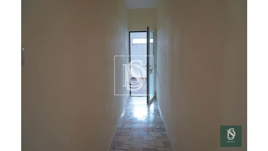 Moradia T8 para Venda em Carção Foto 18