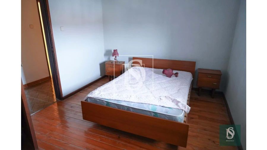 Moradia T8 para Venda em Carção Foto 26