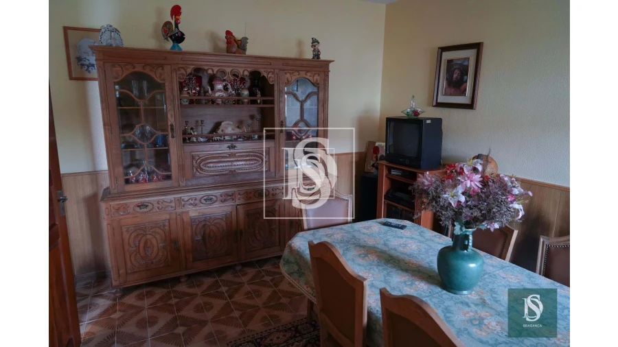 Moradia T8 para Venda em Carção Foto 6