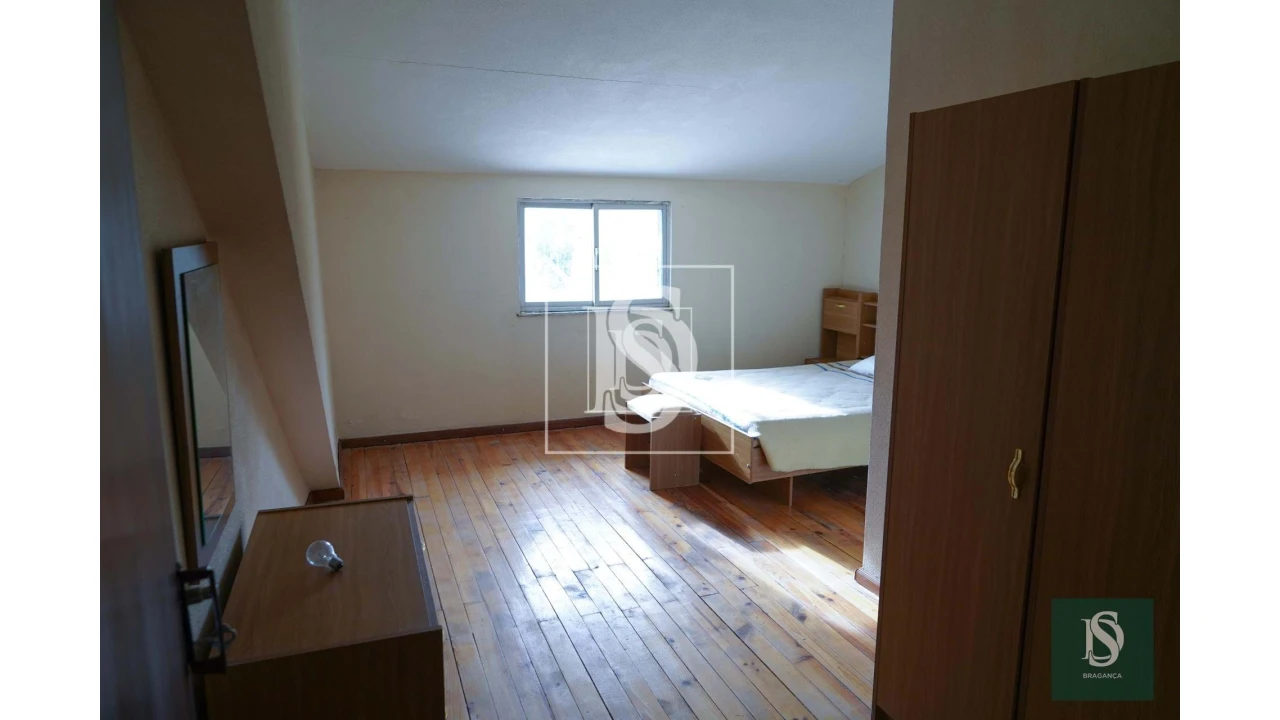 Moradia T8 para Venda em Carção Foto 28