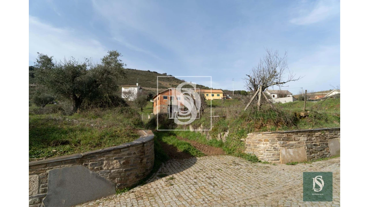 Terreno para Venda em Alfaião Foto 3