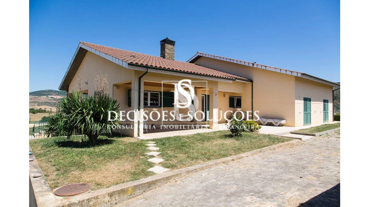 Quinta T5 para Venda em Sé, Santa Maria e Meixedo Foto 1