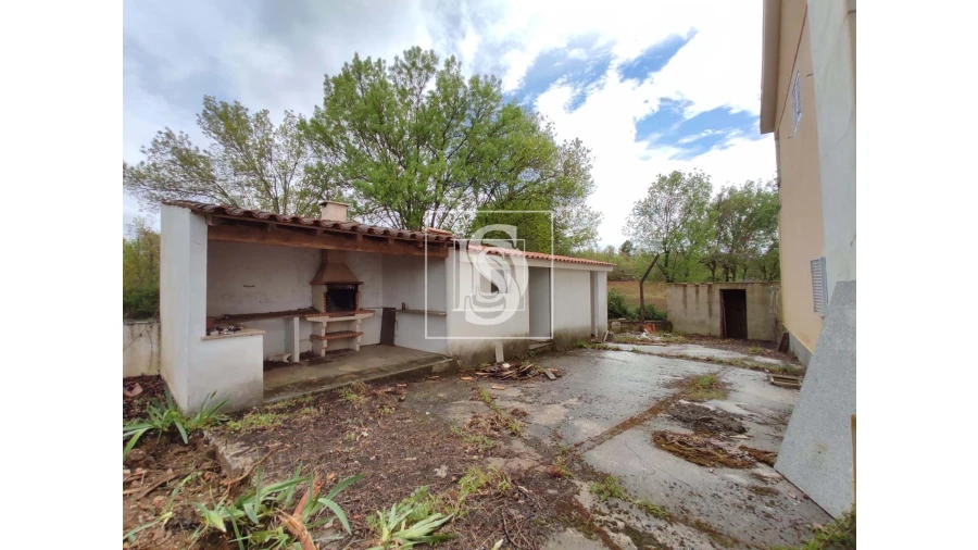 Moradia T5 para Venda em Carção Foto 2