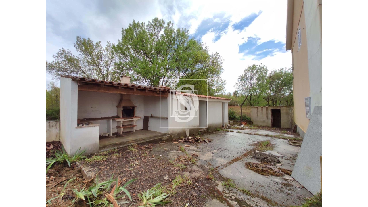 Moradia T5 para Venda em Carção Foto 2